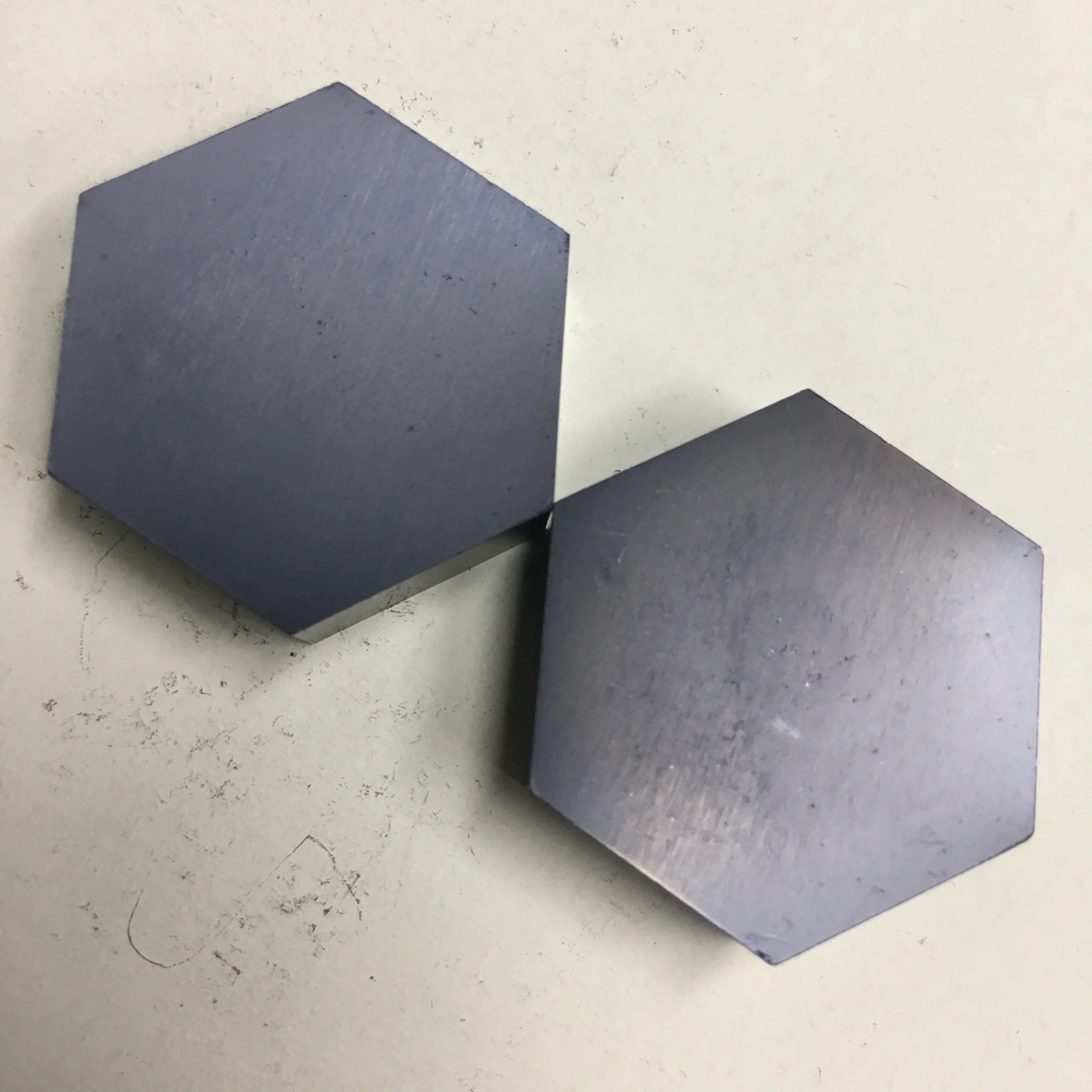 H10073bc705c14623b493e1cbdba1fa61C.webp Square / Hexagonal / Cylinder / Rectangle / Single-curved / Cut-angle Boron Carbide / Alumina / Silicon Carbide Ceramic Plate - Image 1