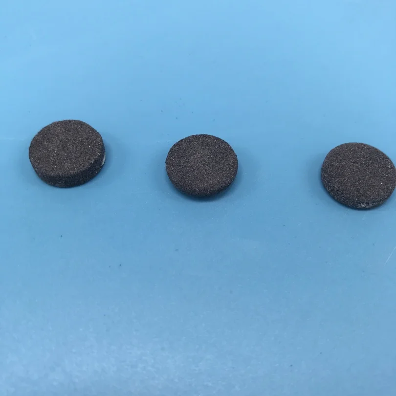 H1810414f23d94324a51f9738fe4c3da3N.webp 50??m Pore Size Black Porous Ceramic Filter Disc Ceramic Filteration - Image 1