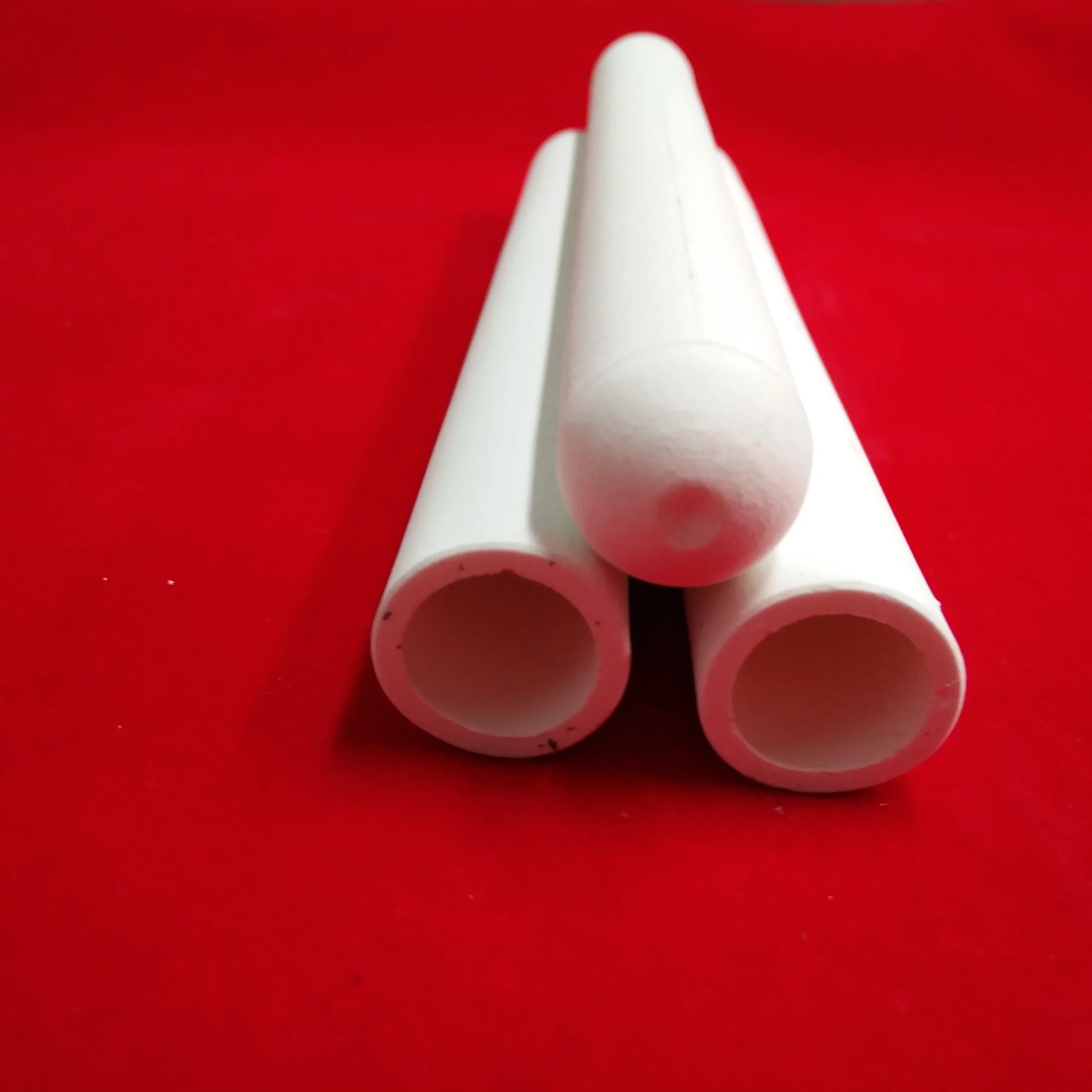 H46c562d2e3924d539b7433a1430b4a21Y.webp Zirconia Ceramic Protection Tube ZrO2 Ceramic Tube With One End Closed With High Hardness - Image 1