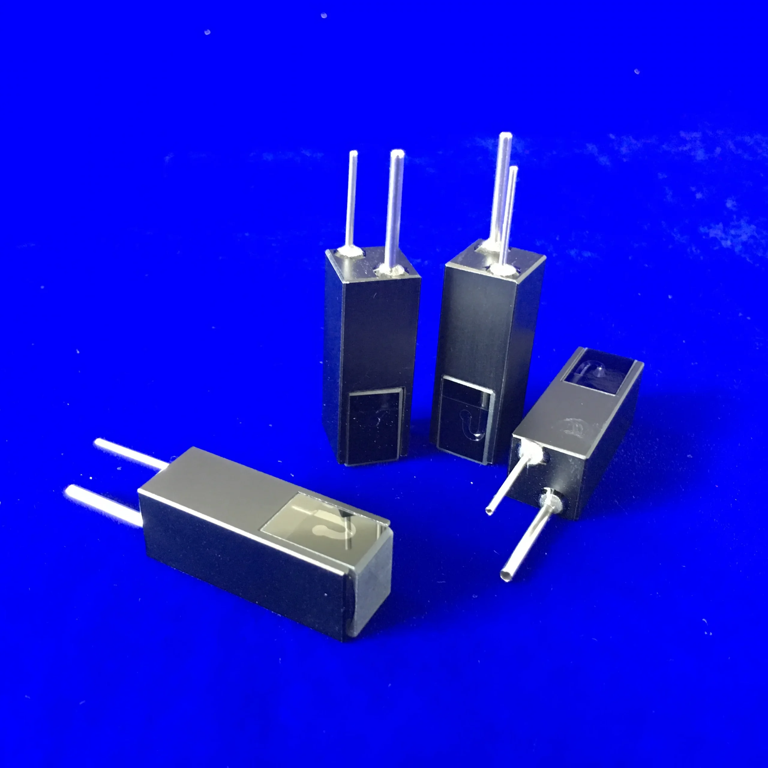 H596f6f9cfa934e908b28db11f033cf5ch.webp High Quality Factory Hot Sale Quartz Cuvette Cell Q614 - Image 1