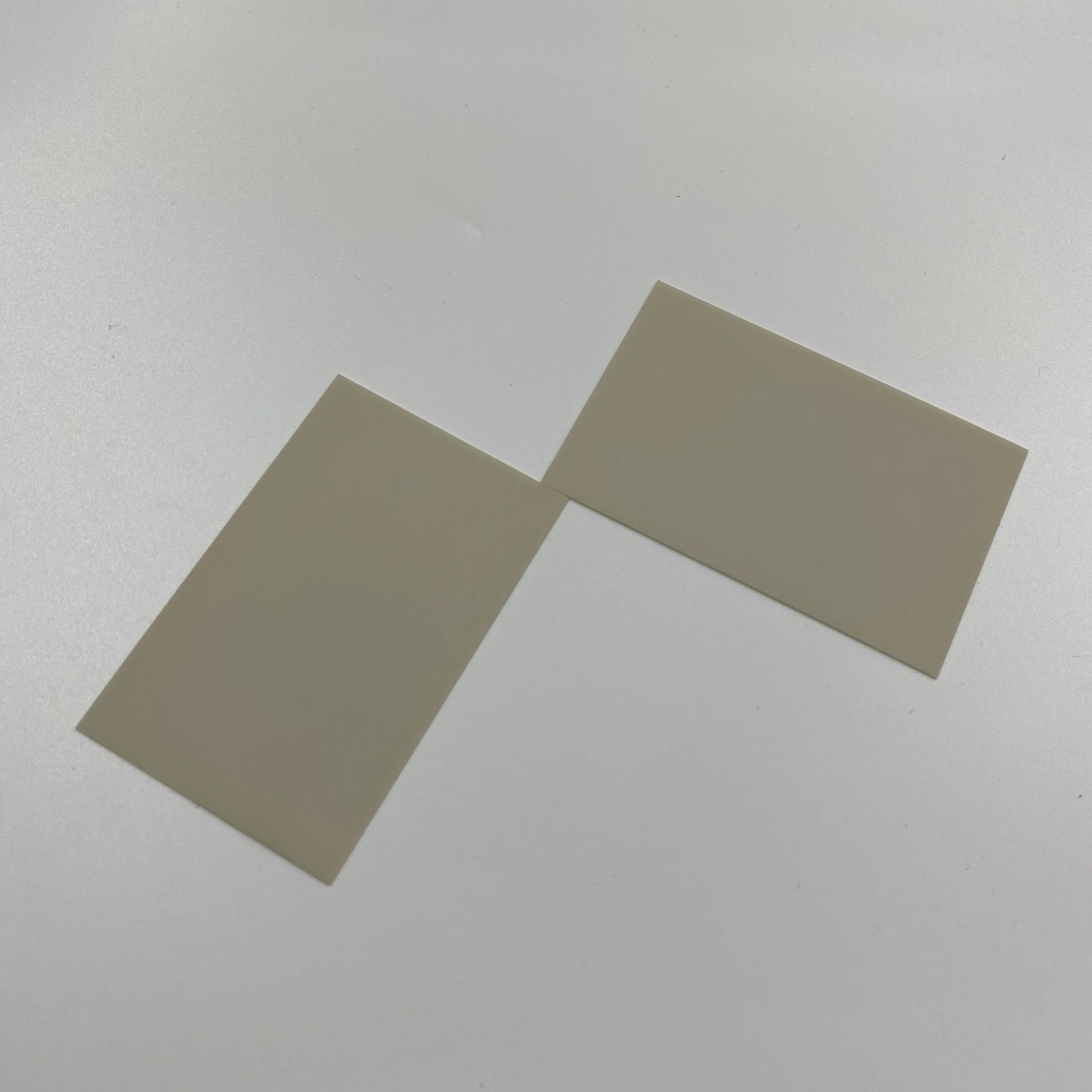 H60f8c091e08548459a2667f708a306f1z.webp Factory Price High Thermal Conductivity Aluminum Nitride Substrate Insulator AIN Ceramic Plate - Image 1