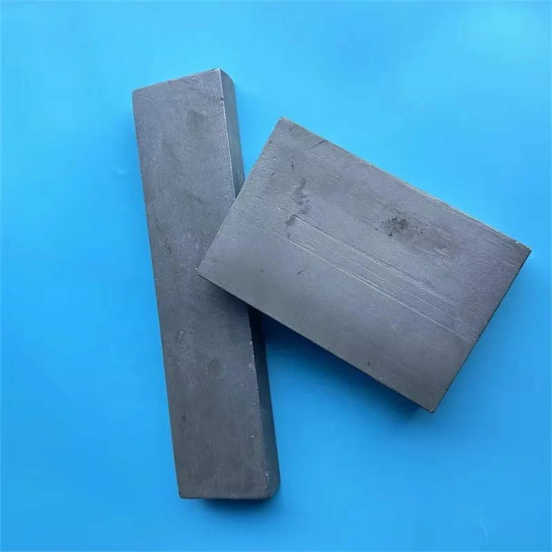 H68f3eac03db245e99fed656430505416t.webp Customized Insulator Silicon Carbide Wear Resistant Plate Black SiC Ceramic Board - Image 1