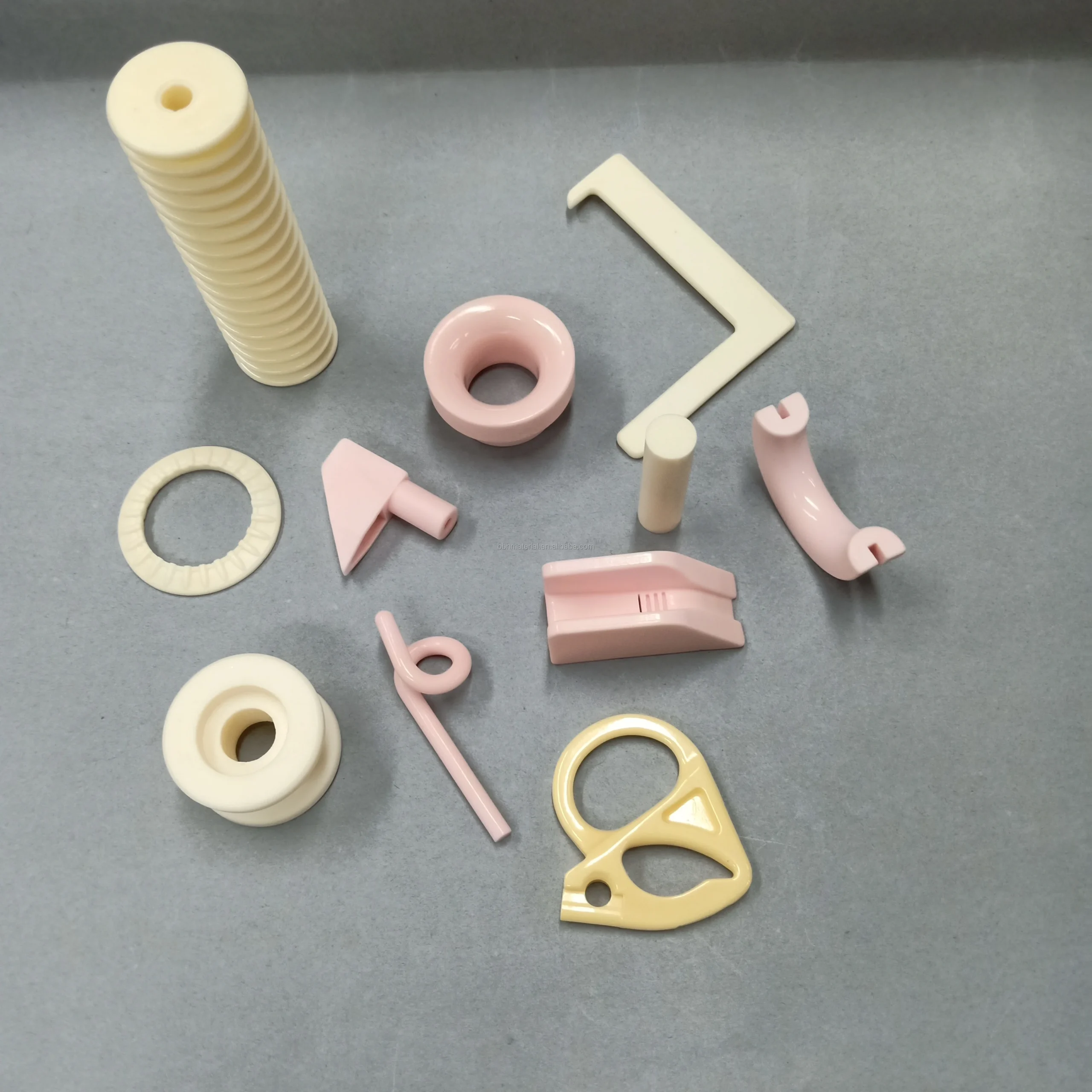 H94795fb4fa1f4bcdb47ebfd04fb2be62E.webp Alumina Ceramic Half Ring Textile Ceramic Guide Yarn Parts Textile Ceramic Wire Guide - Image 1