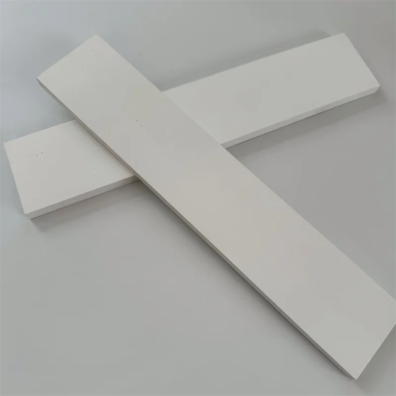 H988de70115984e71802a10dd45f2614eg.webp Custom Porous Ceramic Plate 30% Porosity Alumina Ceramic Filtering Tube - Image 1