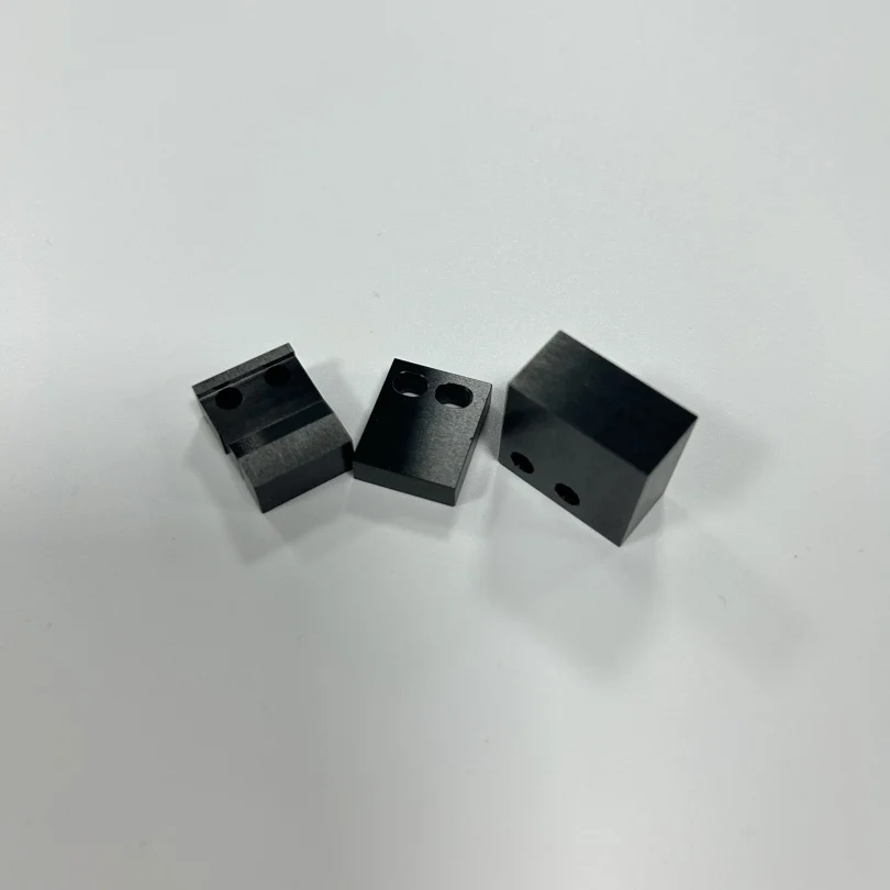 H9b37e9455de748fba2a2f14a17aaaee0u.webp High Polished Silicon Nitride Industry Ceramic Rectangular Plate Si3N4 Ceramic Blocks - Image 1
