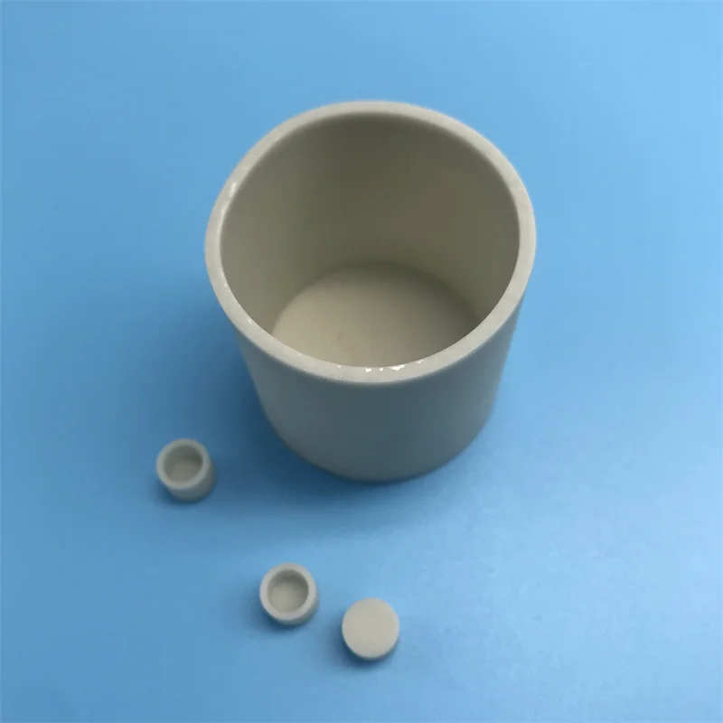 H9d19f28e10d348b79318b4c00b6027bdo.webp Insulator Aluminium Nitride Crucible High Thermal Conductivity AIN Ceramic Crucible - Image 1
