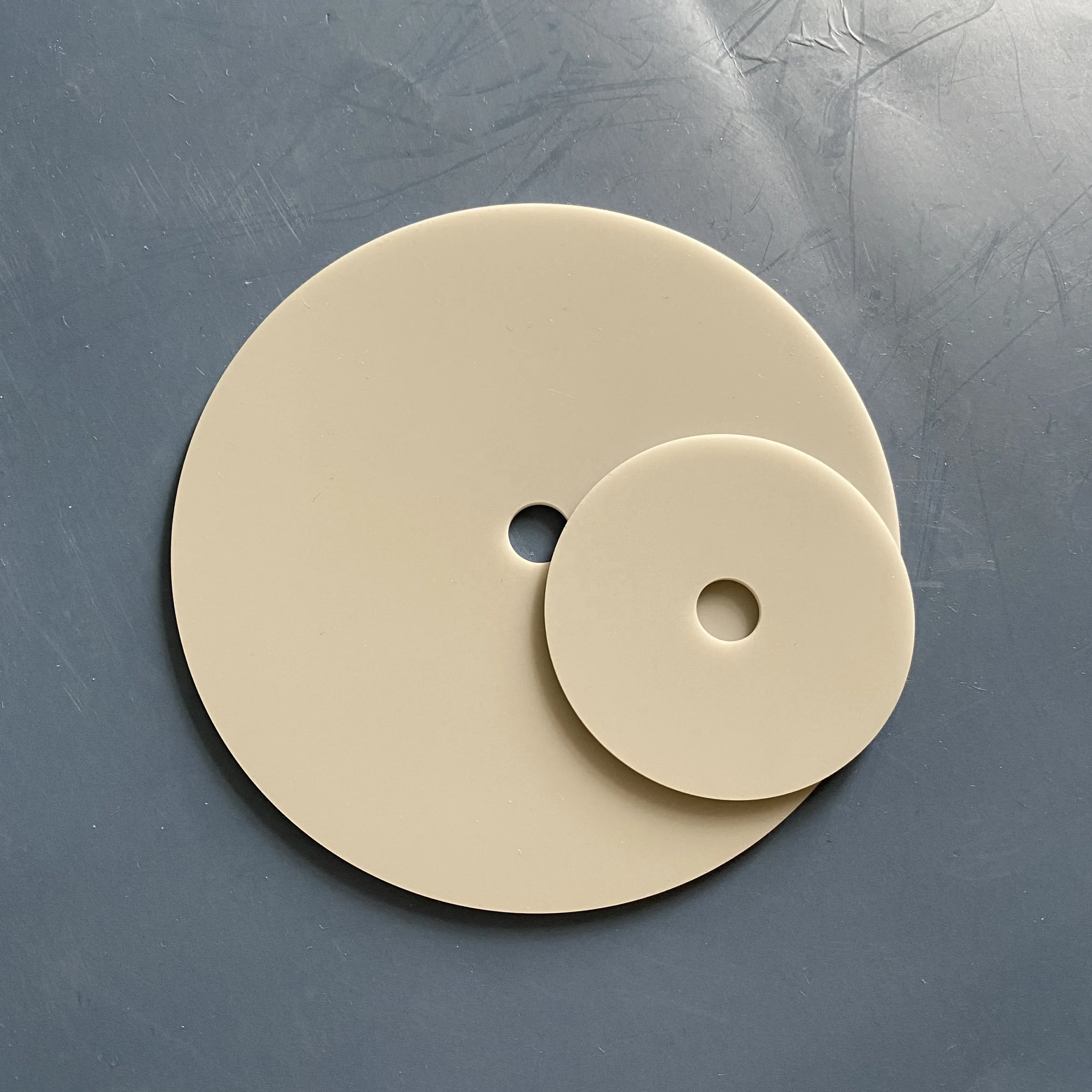 Hadcf46ce5b3040e9b913d72f256abeb59.webp High Thermal Conductivity AlN Heat Shunt Aluminum Nitride Ceramic Substrates - Image 1